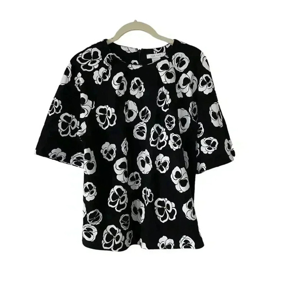Joan Vass Tops - Joan Vass Black White Floral Top Size Medium Half Sleeves Crewneck Classic